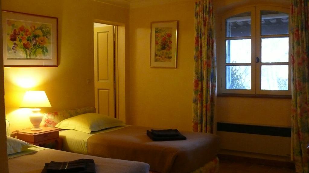 Les Bastides de l'Auviduery Villa Moissac-Bellevue Habitación foto